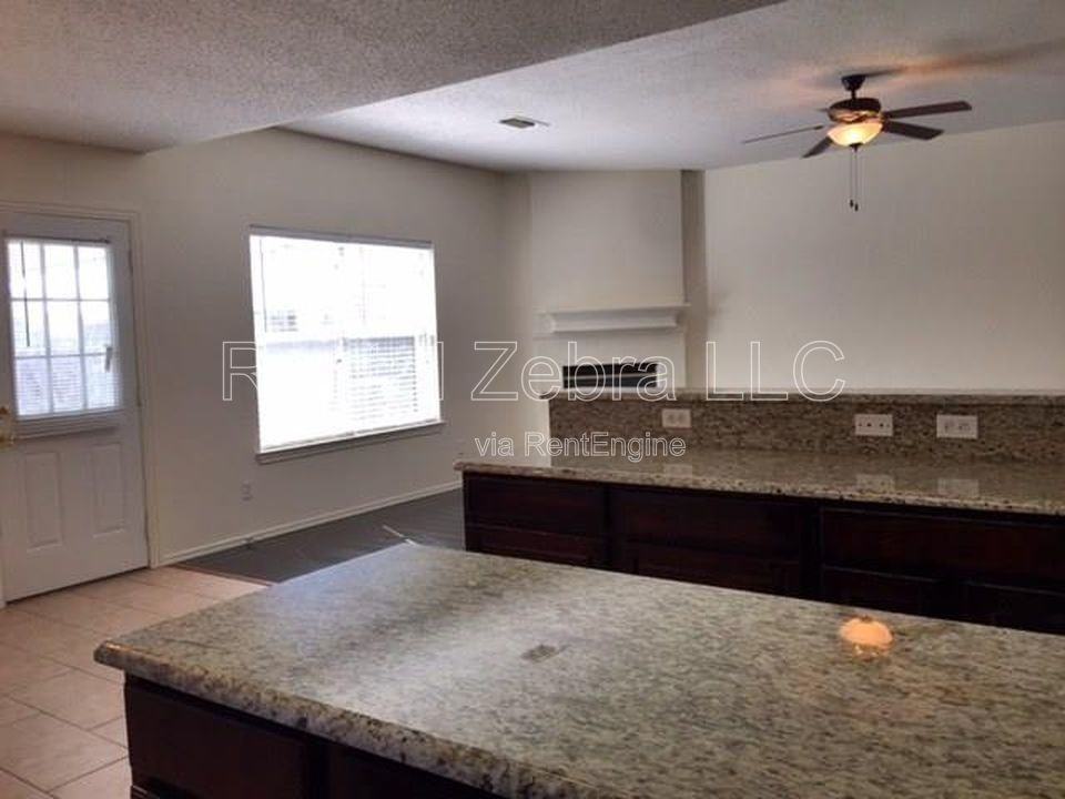 4001 Cypress Gardens Dr - Photo 6 of 26