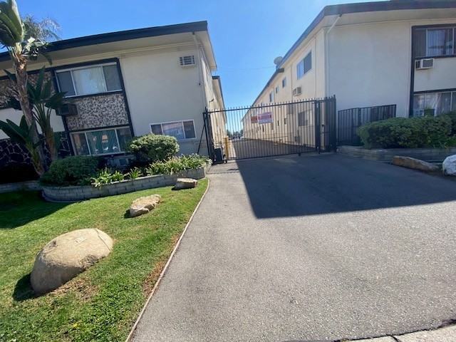 15454 Chatsworth St #25 - Photo 2 of 18