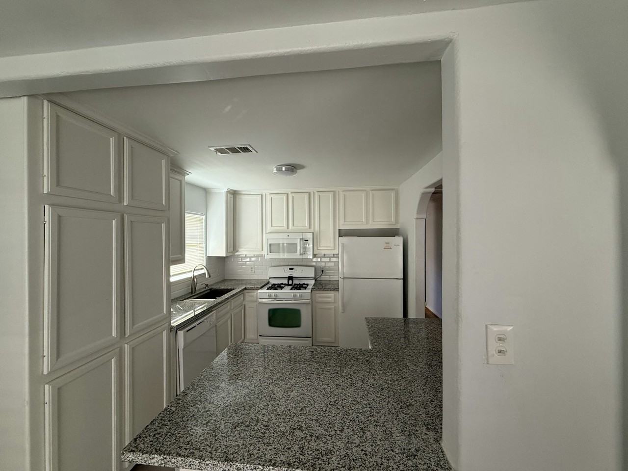 615 Coral Street - Photo 6 of 12