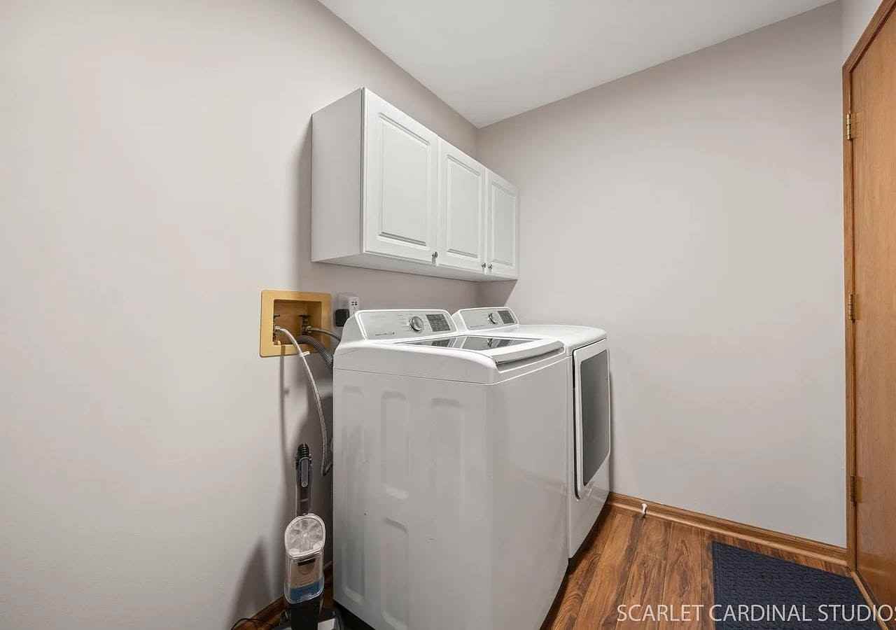 3080 Sandalwood Court - Photo 3 of 11