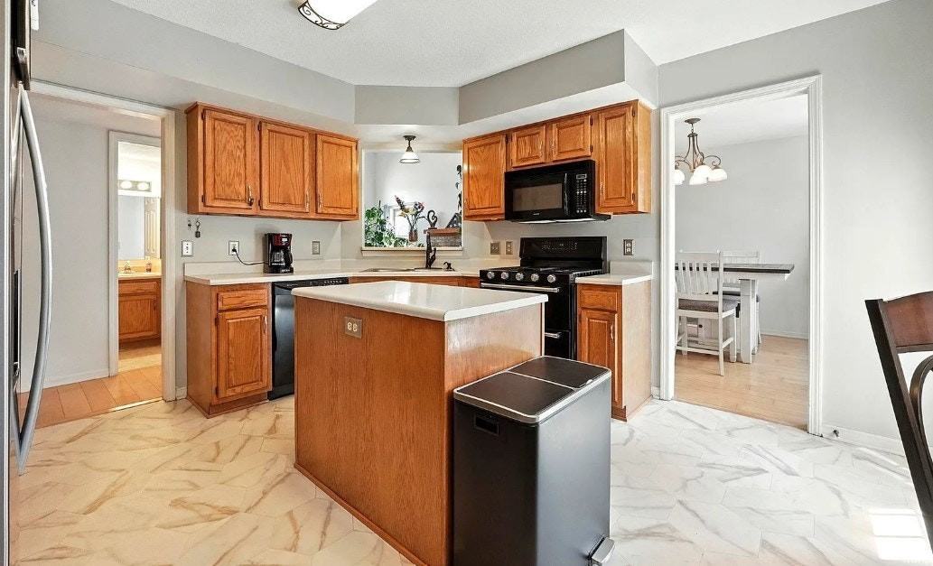 7526 Frontier Avenue - Photo 3 of 7