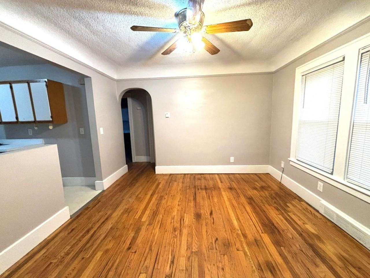 436 East Cambourne Street - Photo 3 of 9