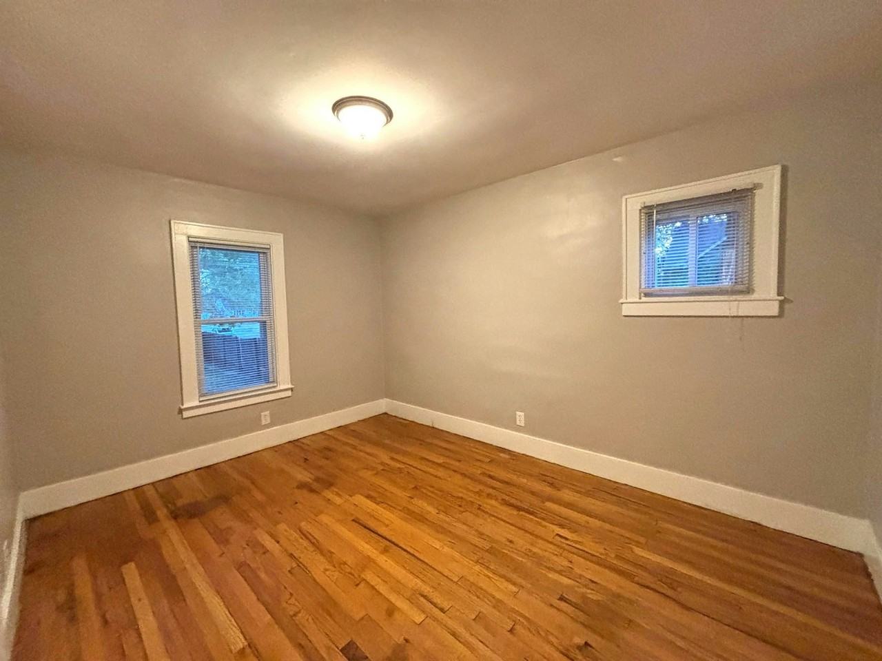 436 East Cambourne Street - Photo 6 of 9