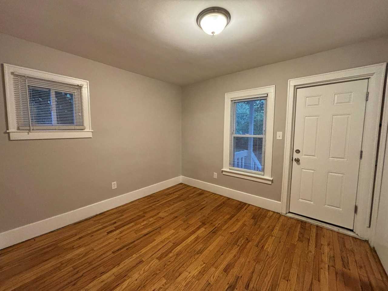 436 East Cambourne Street - Photo 7 of 9