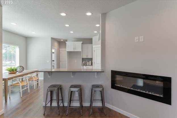 18010 Northeast 47th Avenue - Photo 5 of 20