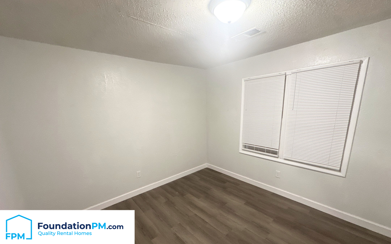 2775 Waverly Avenue - Photo 4 of 17