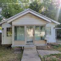 featured image of 425 N Exeter Ave