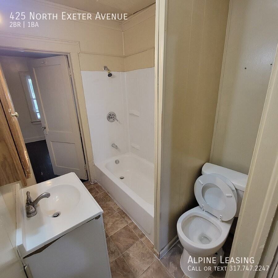 425 N Exeter Ave - Photo 3 of 6