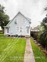 featured image of 130 S Hennessey St #2