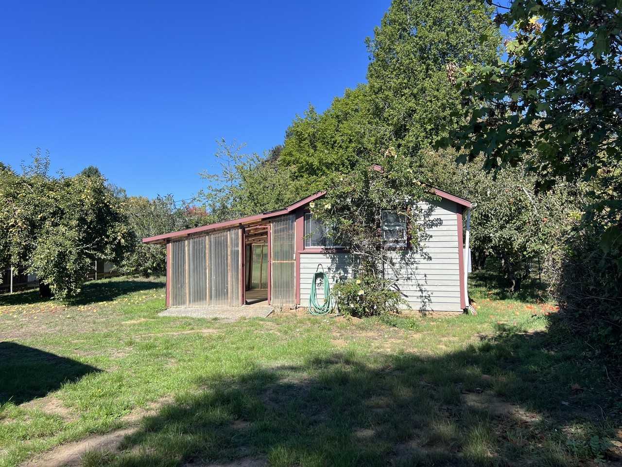 1809 Glendale Drive - Photo 3 of 22