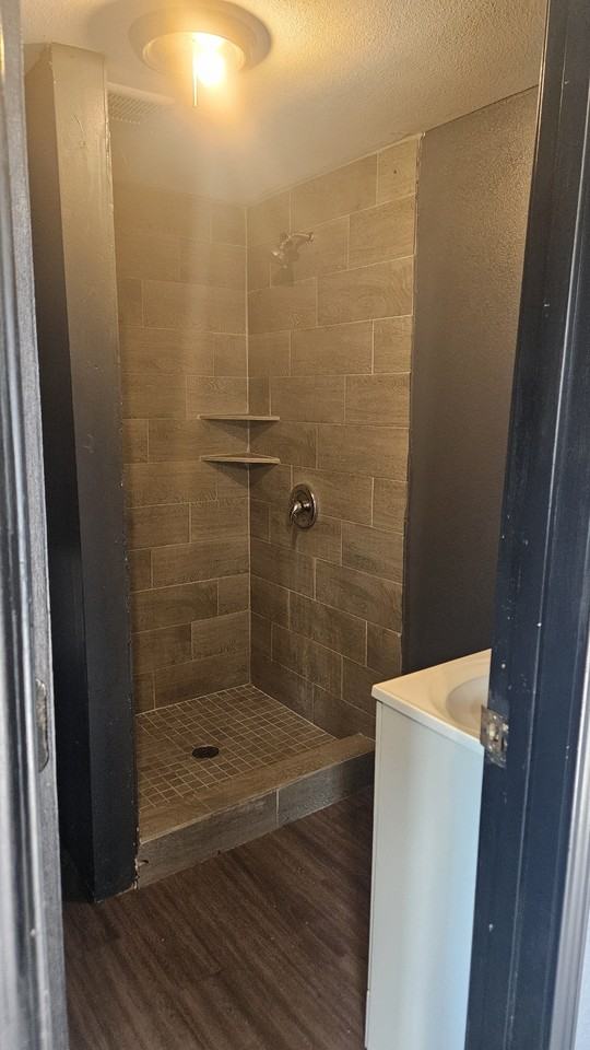 8730 Knute Street - Photo 5 of 18