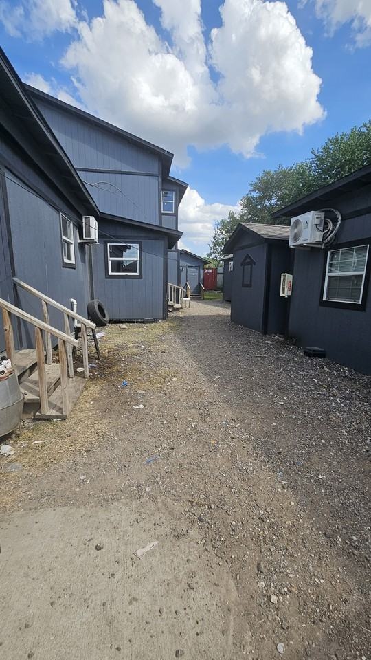 8730 Knute Street - Photo 7 of 18