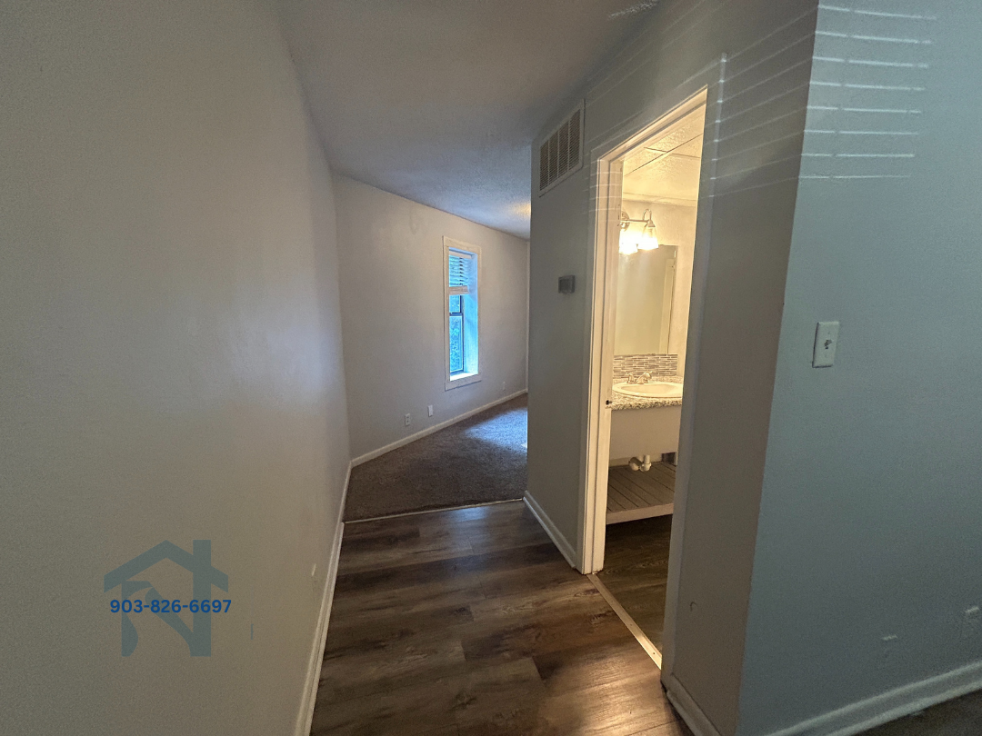 Valley View Apartments - Photo 3 of 5