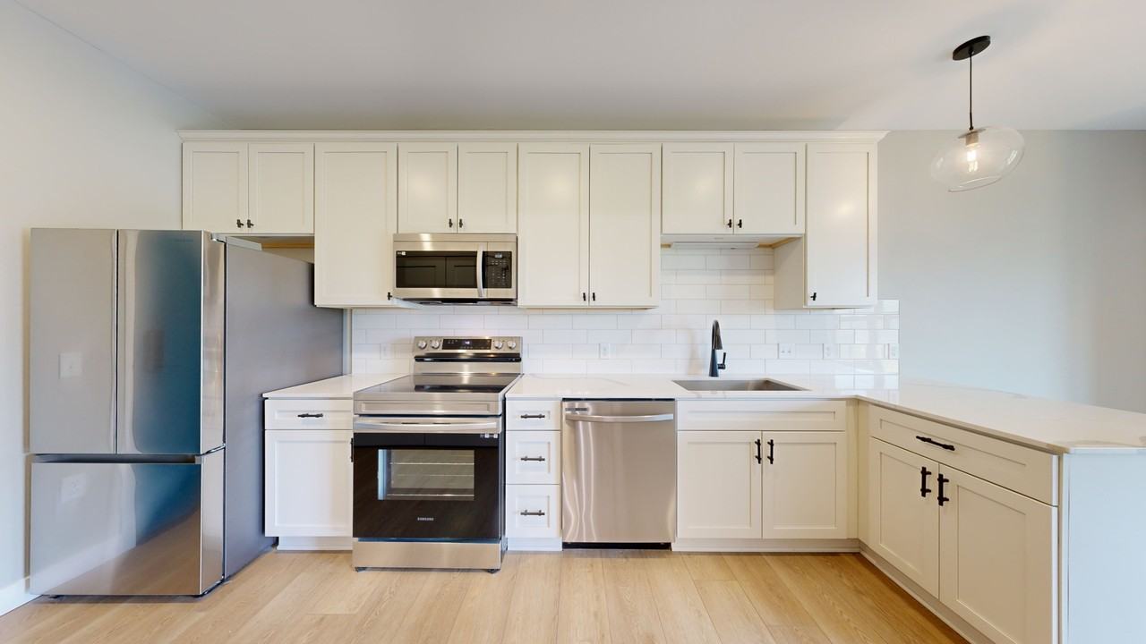 Fuller Park Flats - Photo 3 of 30