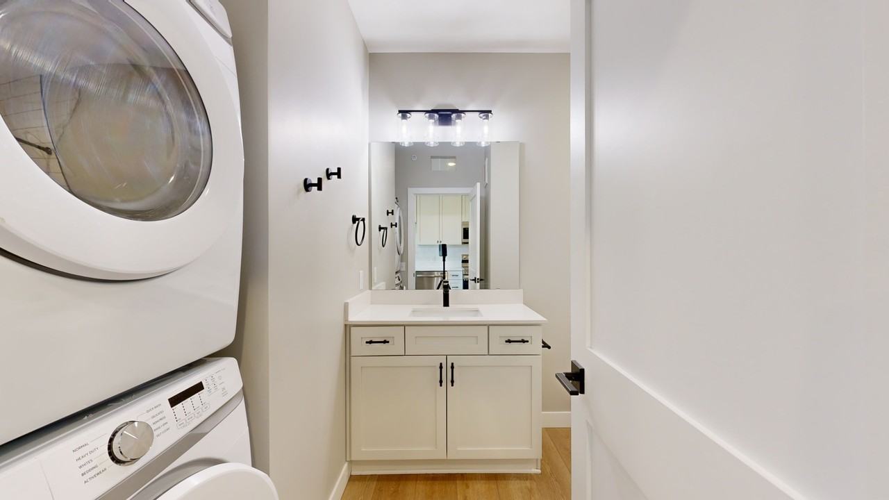 Fuller Park Flats - Photo 4 of 30