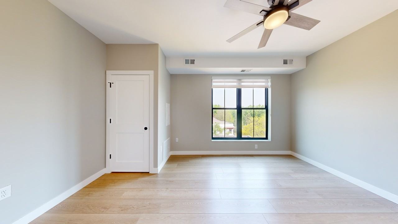 Fuller Park Flats - Photo 6 of 30