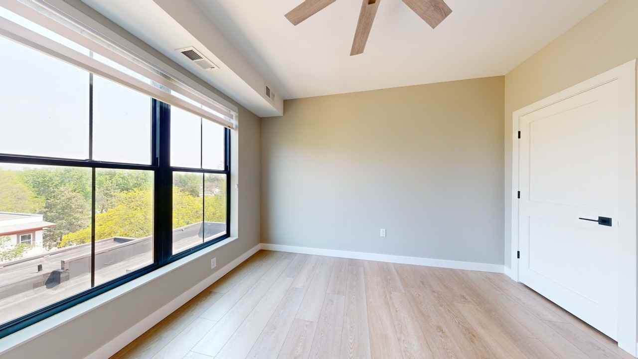 Fuller Park Flats - Photo 7 of 30