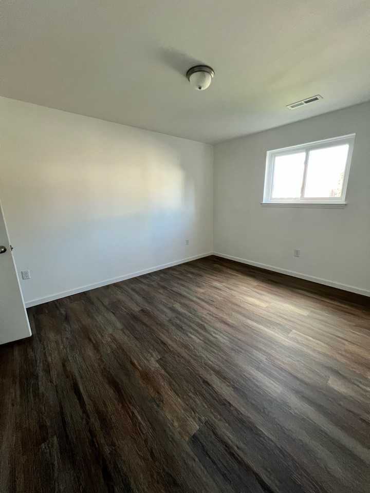 Washington Manor - Photo 2 of 19