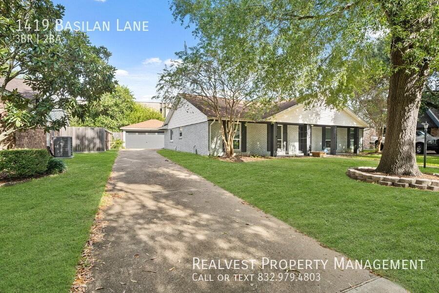 1419 Basilan Ln - Photo 2 of 18