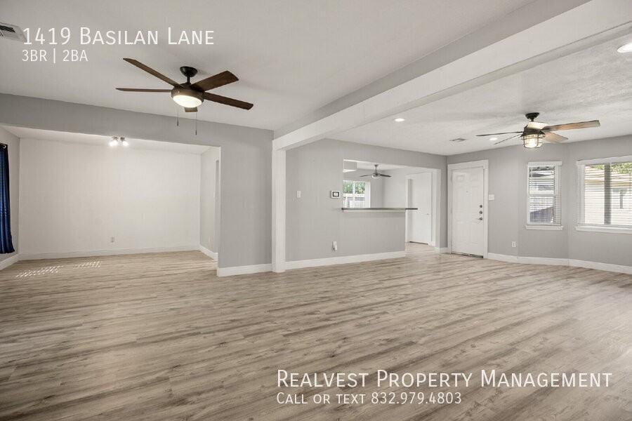 1419 Basilan Ln - Photo 3 of 18