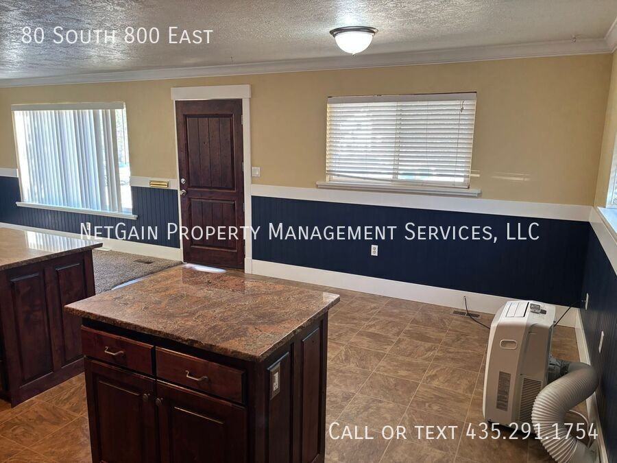 80 S 800 E - Photo 6 of 8