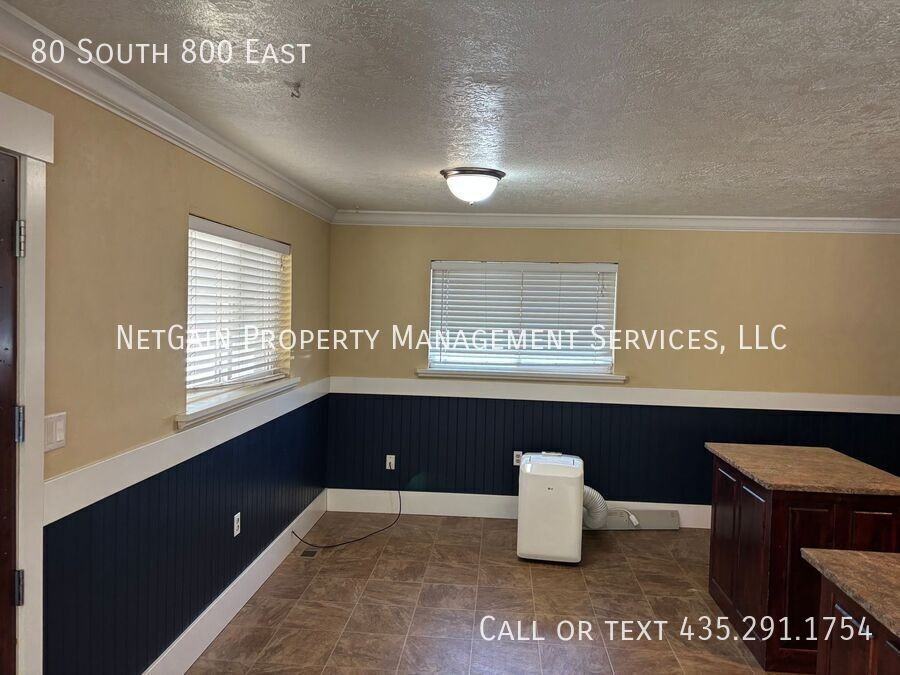 80 S 800 E - Photo 7 of 8