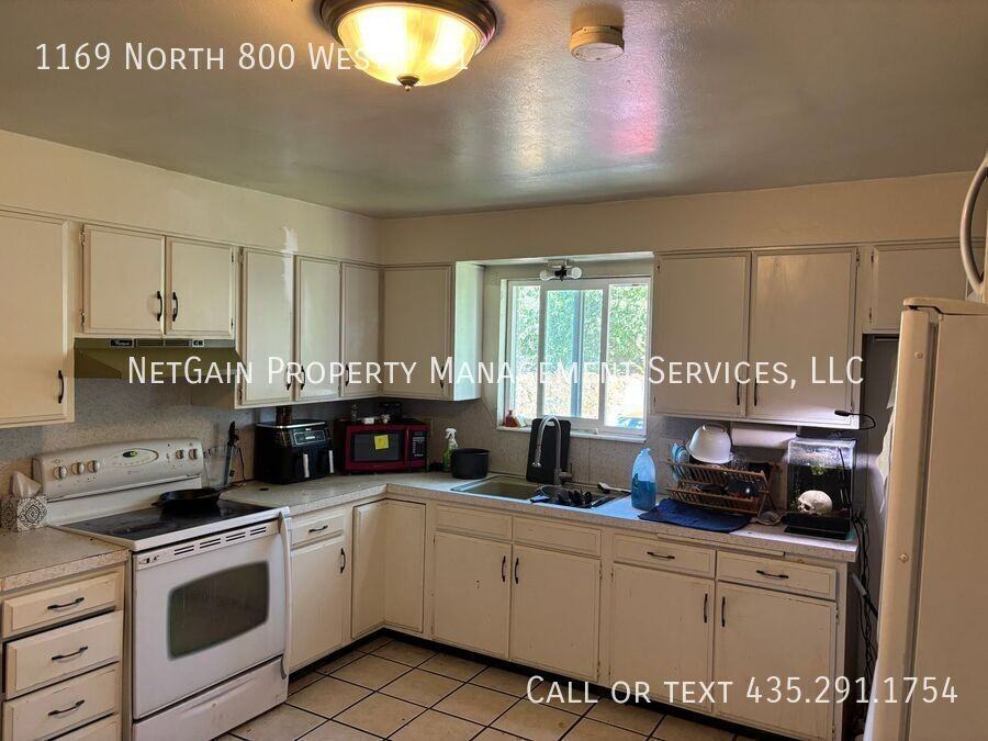 1169 N 800 W #1 - Photo 3 of 5