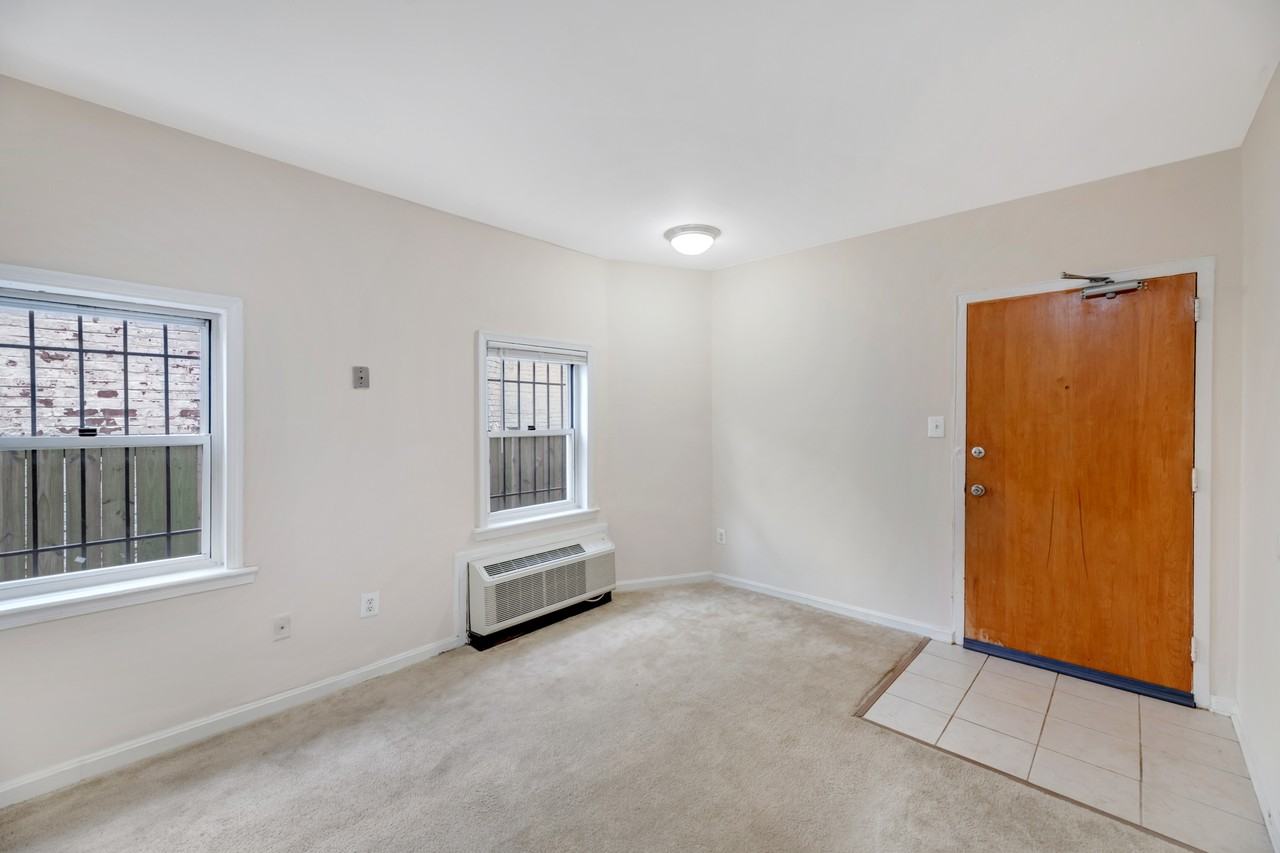 219 S Payne St Apt 104 #104 - Photo 2 of 12