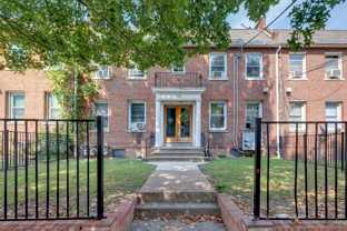 162 36th St Ne Apt 4 #4 - Photo 1 of 1