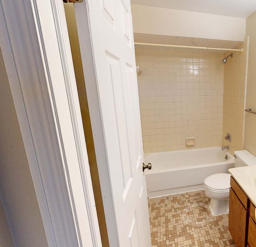 2210 Dexter Ave #2210E - Photo 4 of 6