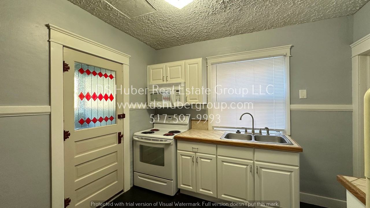 234 S Fairview Ave - Photo 3 of 16