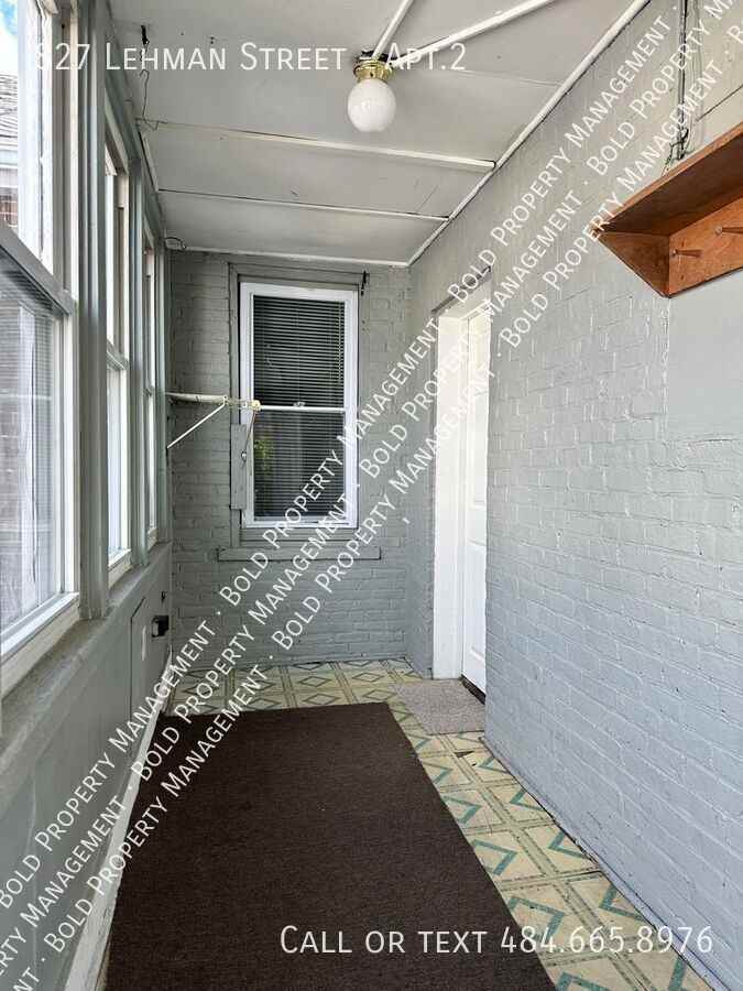 827 Lehman St #2 - Photo 3 of 9