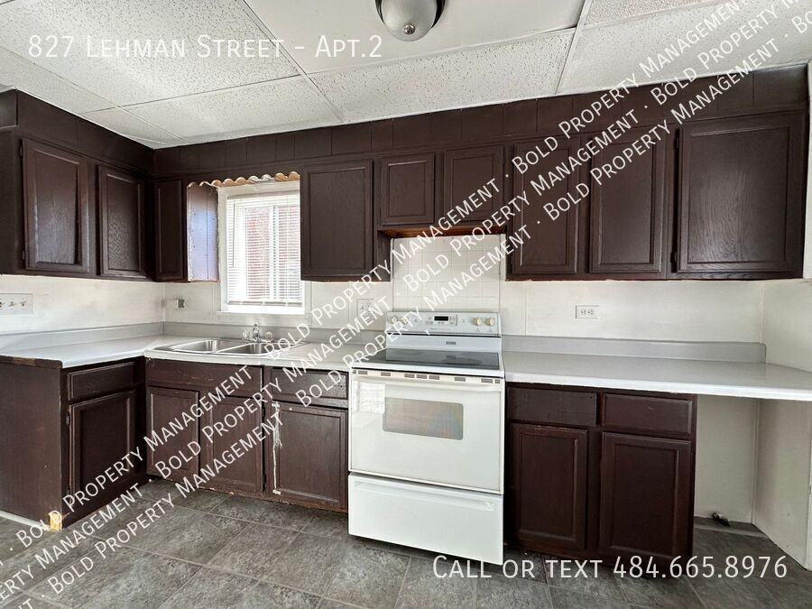 827 Lehman St #2 - Photo 4 of 9