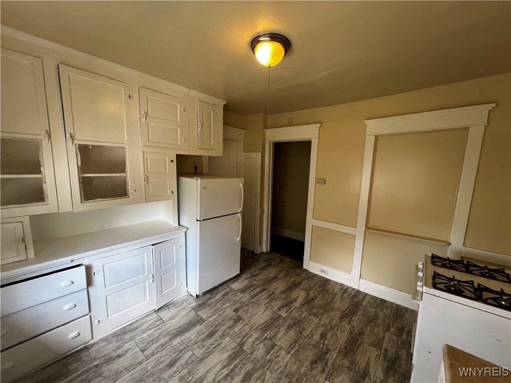 114 Butler Ave - Photo 5 of 8