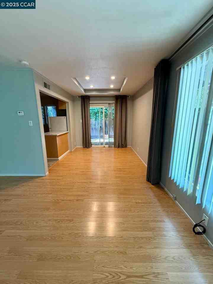 2061 Vanderslice Ave - Photo 2 of 15