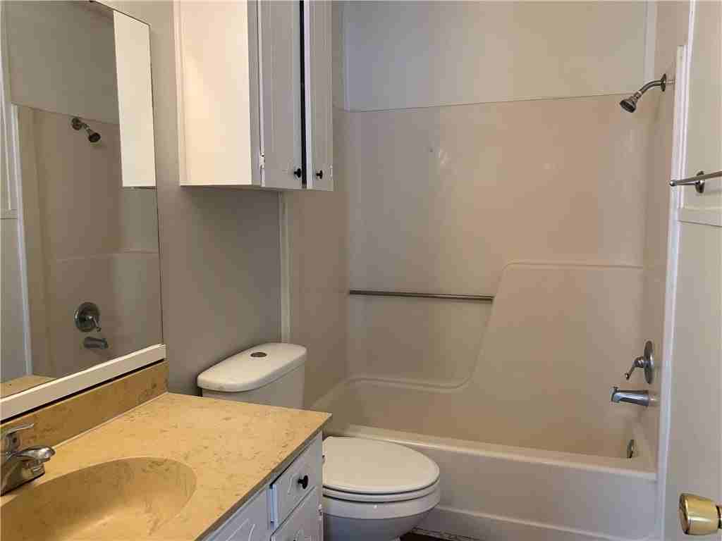 805 Orleans Dr - Photo 6 of 9