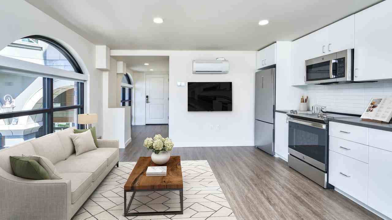 Metro on First - Photo 4 of 50