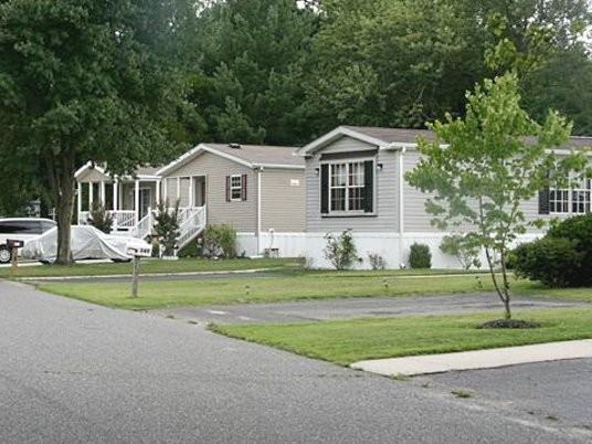 Colonial Estates - Photo 3 of 40