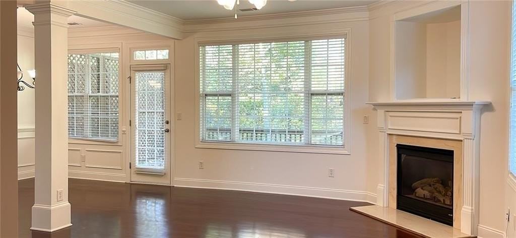 2530 Gadsen Walk - Photo 5 of 16