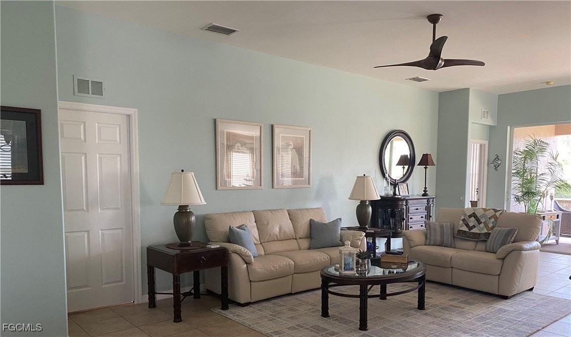 10063 Majestic Ave - Photo 5 of 38