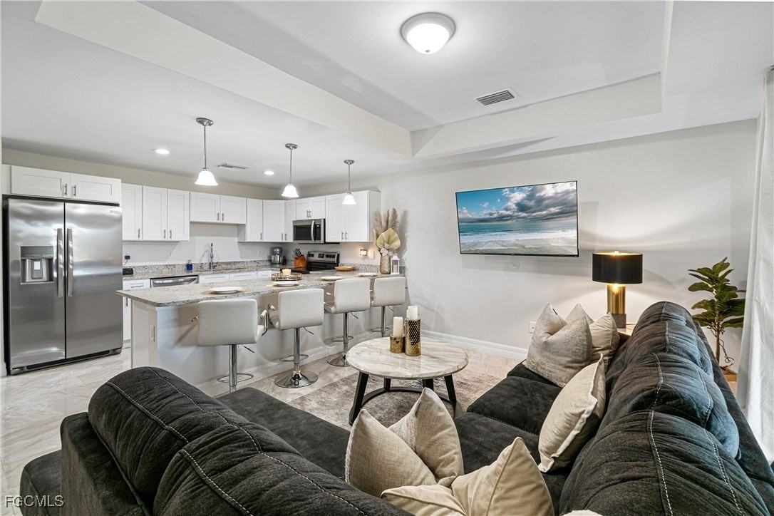 1139 Edgerton Ave - Photo 4 of 24