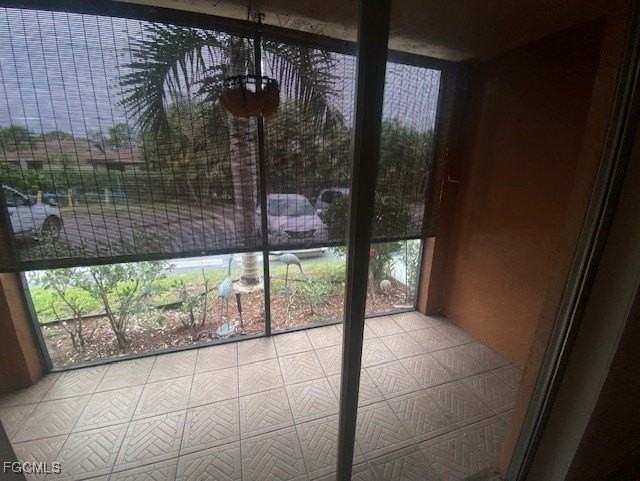 12648 Kenwood Ln Apt B #B - Photo 5 of 18