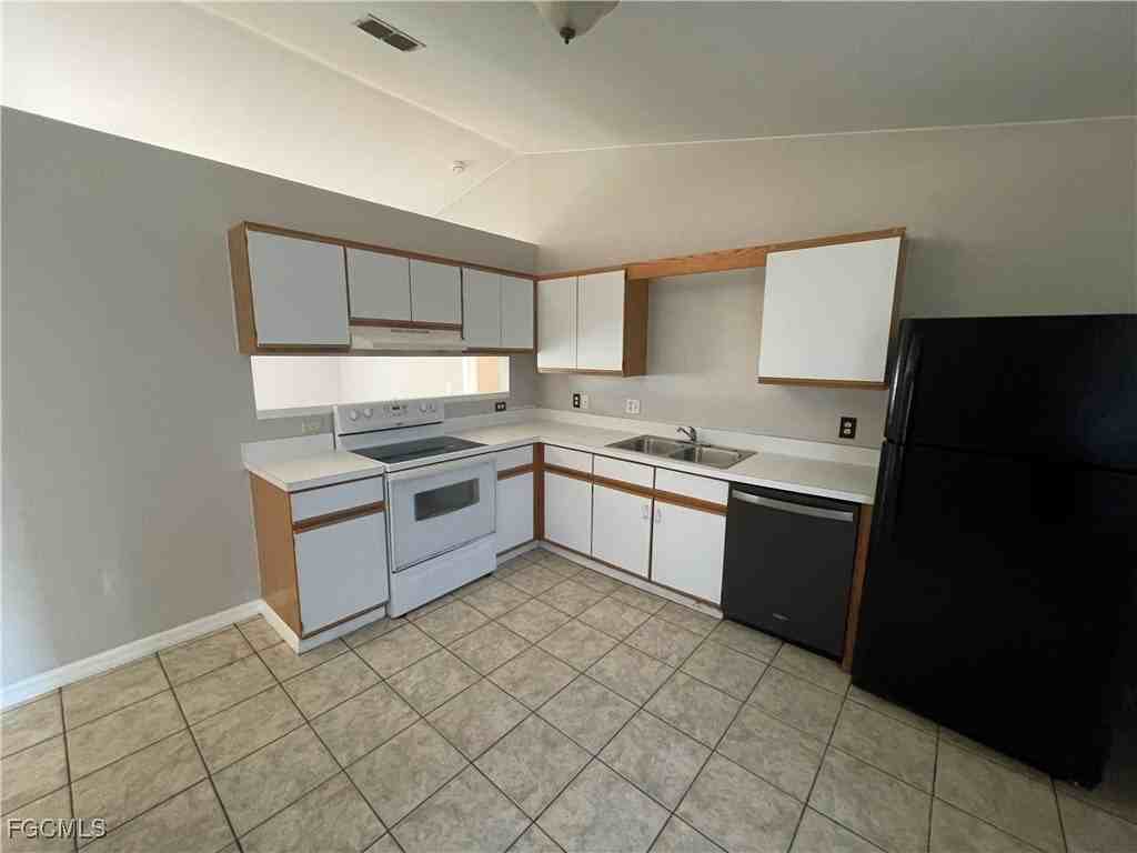 1409 Sw 11th Pl - Photo 2 of 16