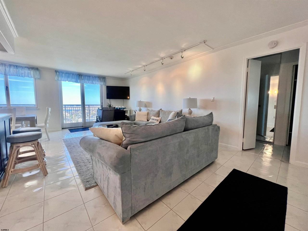 9600 Atlantic Ave #1409 - Photo 7 of 44