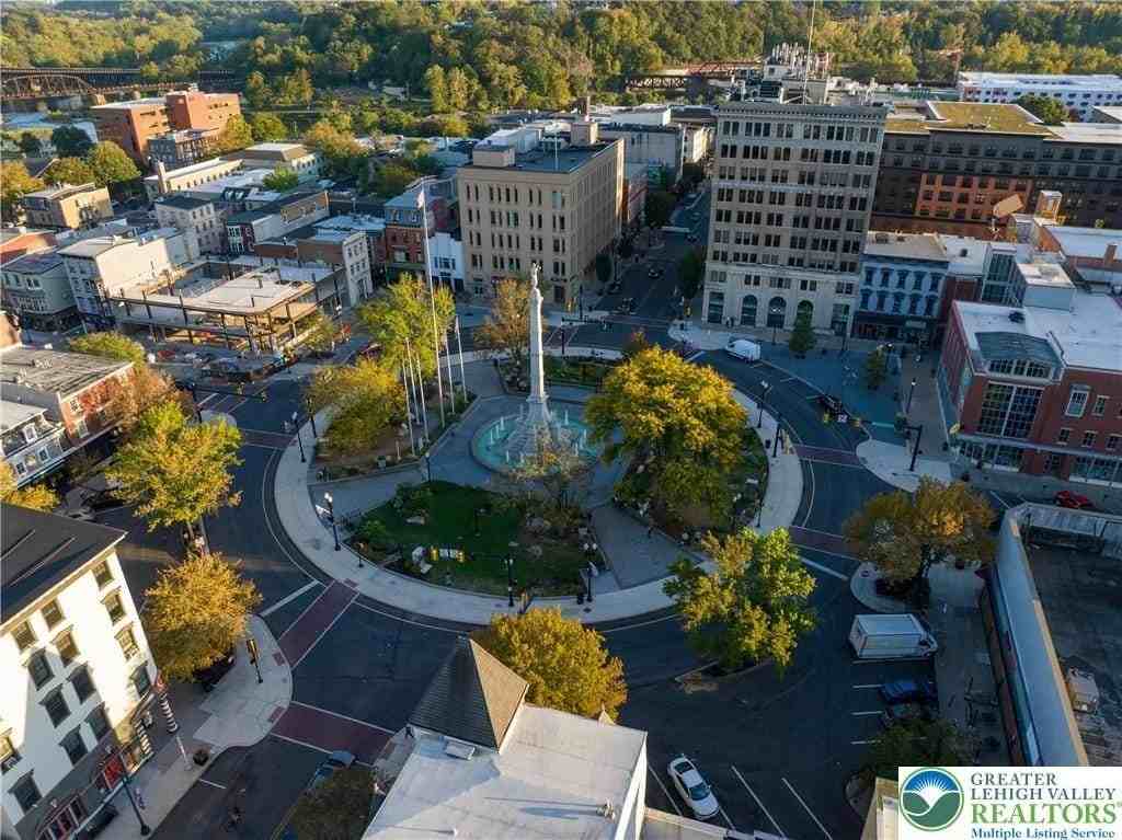 16 Centre Sq - Photo 2 of 15