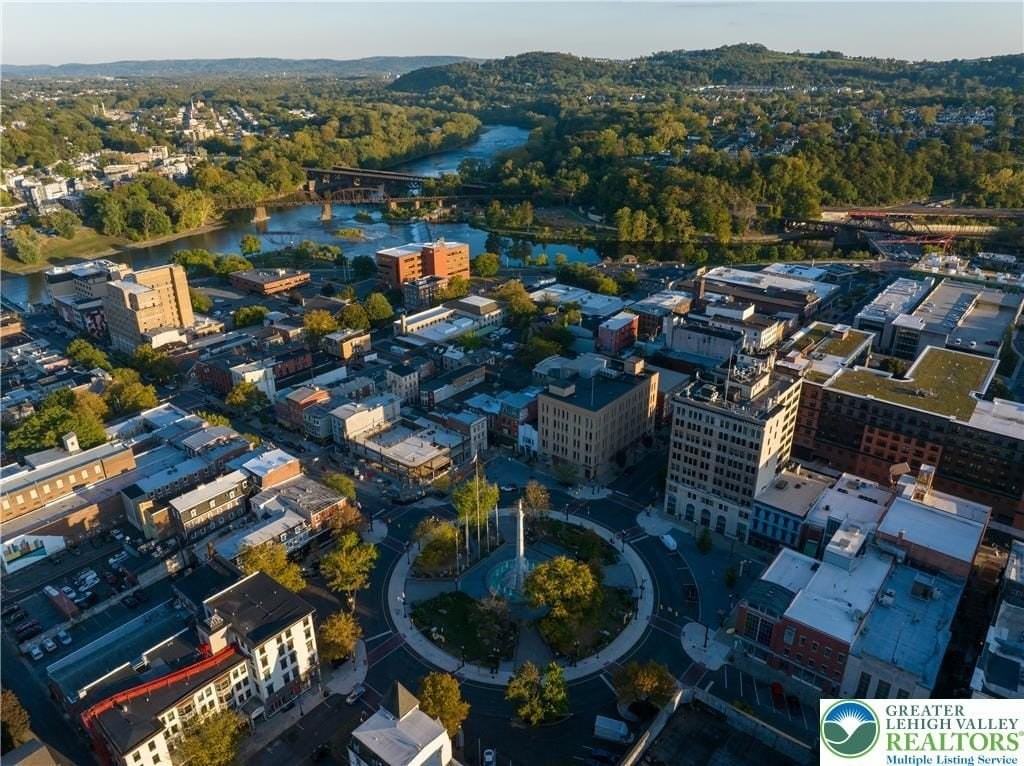 16 Centre Sq - Photo 4 of 15