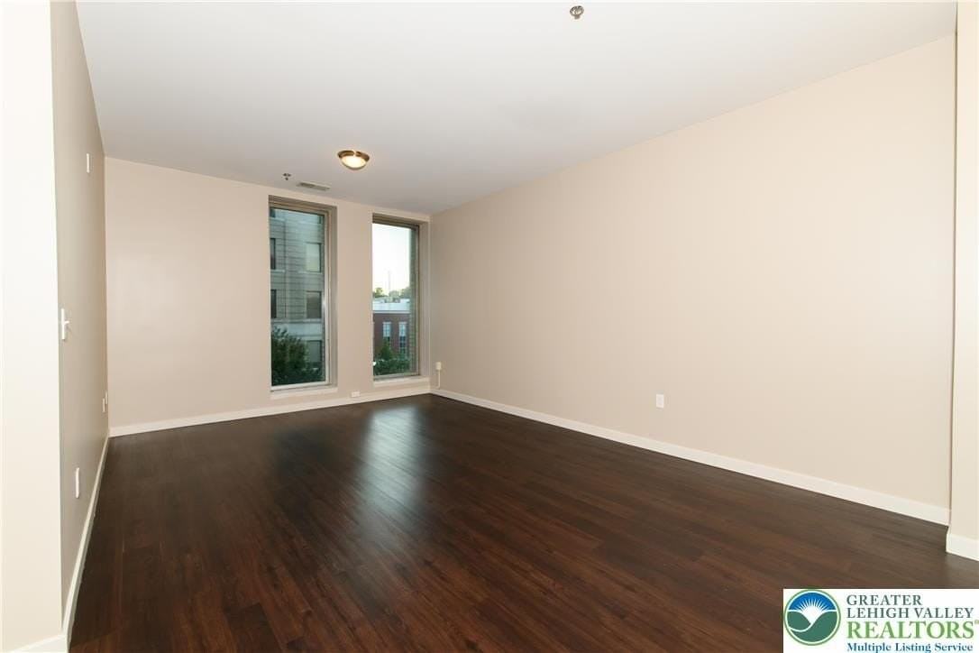 16 Centre Sq - Photo 5 of 15