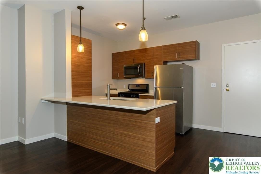 16 Centre Sq - Photo 7 of 15