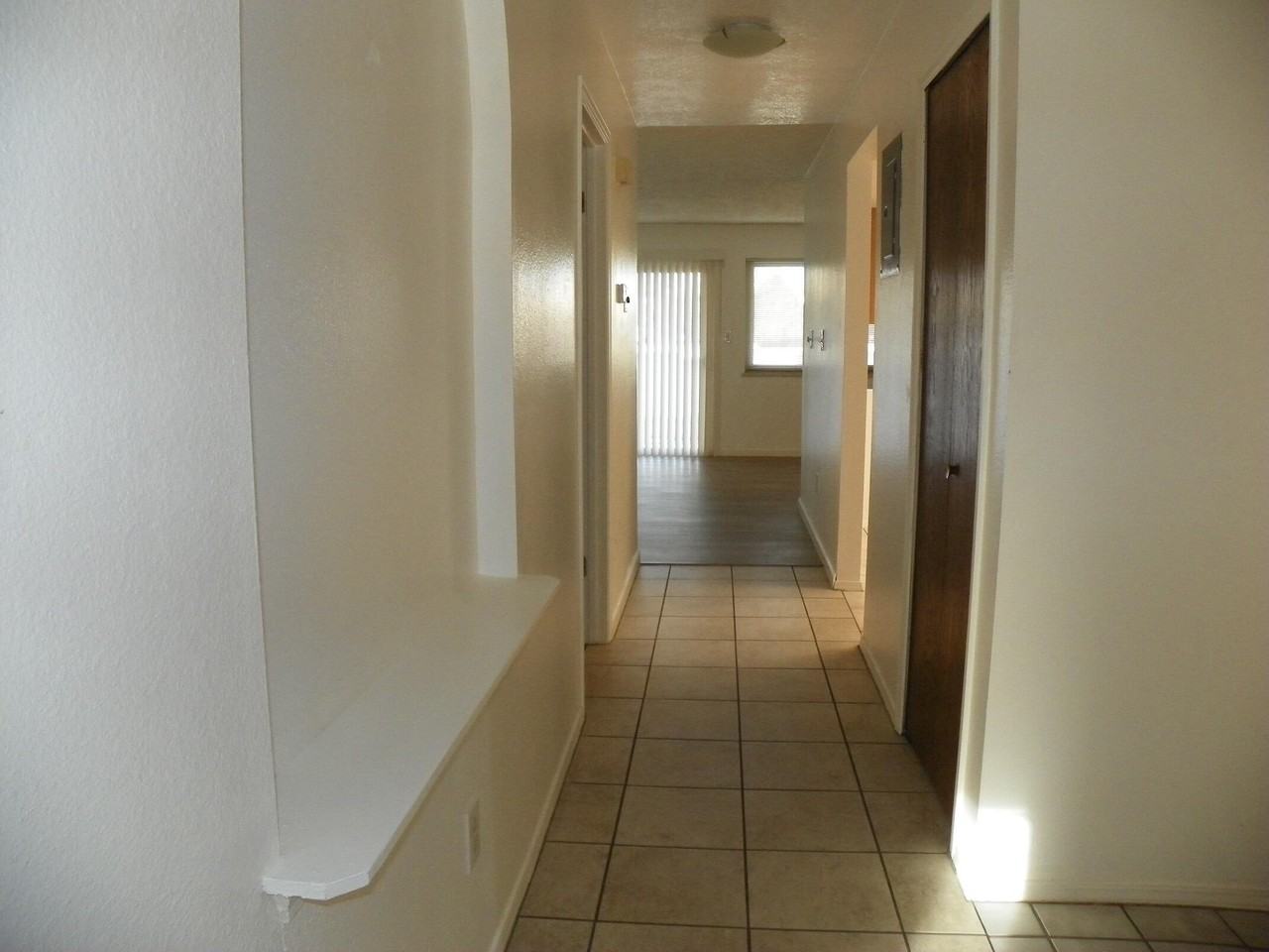823 Country Club Dr Se Apt 1c #1C - Photo 4 of 26