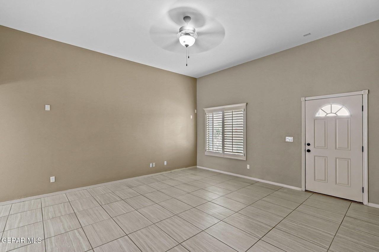 13195 Freshford Dr - Photo 5 of 21